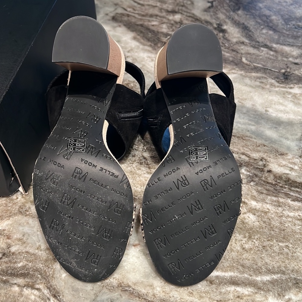 Pelle Moda Size 8 - Picture 5 of 5